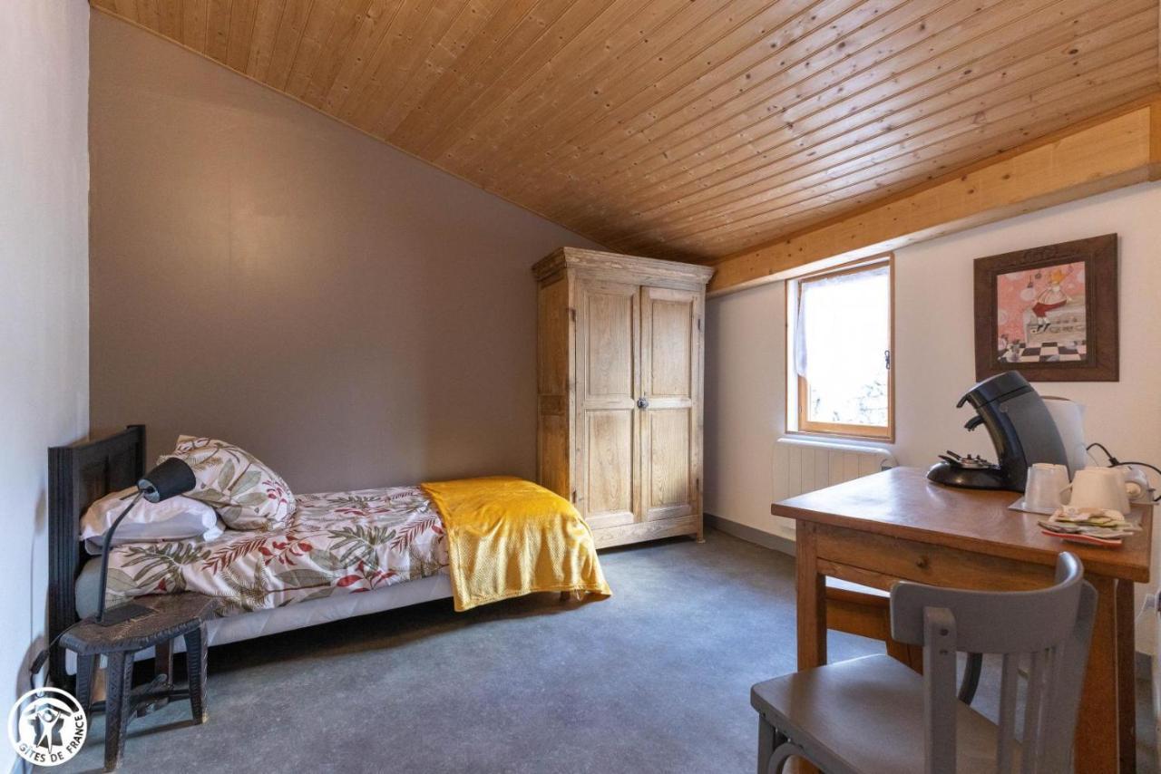 Chambre D'Hote De La Petite Toscane D'Auvergne Bed and Breakfast Isserteaux Exteriör bild